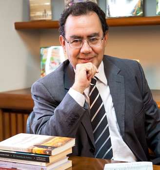 Augusto Cury voltou se colocar fora da disputa tradicional entre direita e esquerda