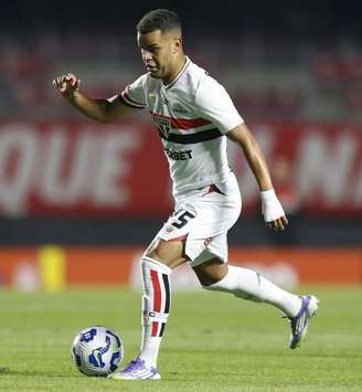 Alisson, meio-campista do São Paulo