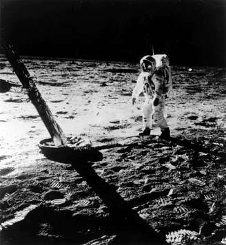 Quarenta e quatro anos depois de o homem pisar na Lua pela primeira vez, empresas demonstram interesse em viagens ao satélite