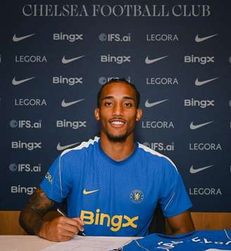 João Pedro assina contrato até 2034 com Chelsea