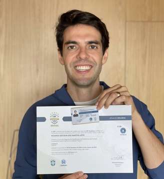Kaká terminou a Licença A da CBF (Foto: Reprodução)