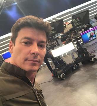 O apresentador Rodrigo Faro participou do programa 'Que História é Essa, Porchat?'