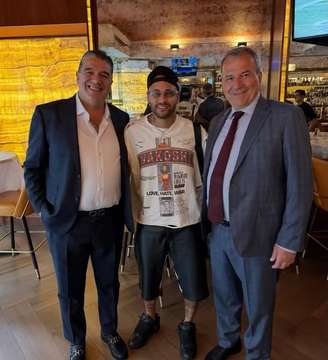 Neymar almoça em churrascaria de Nova York em dia de folga da seleção