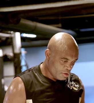 Anderson Silva durante treinamento 