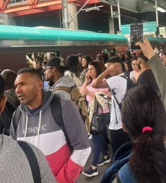 Linha 9-Esmeralda funciona por única via após registro de falha na via.