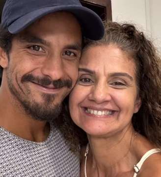 Diogo Novaes com a mãe, a ex-modelo Sheyla Beta —