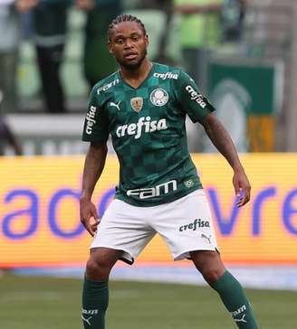 Luiz Adriano não teve seu nome cantado pela torcida do Palmeiras contra o Internacional (Foto: Cesar Greco)