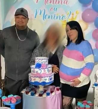 Anderson Pereira da Encarnação, suspeito de cometer feminicídio, e sua ex-companheira Sara de Lima, assassinada a tiros.