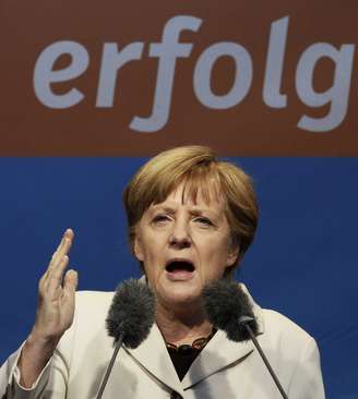 <p>Alemães continuam a apoiar a gestão de Merkel e sua defesa dos interesses alemães na crise do euro</p>