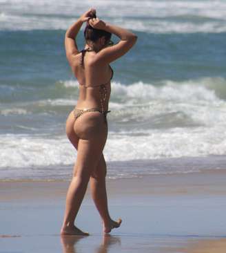 <p>Restando pouco mais de um mês para a chegada do verão, os banhistas compareceram em peso às praias de Florianópolis neste domingo</p>