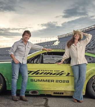 Tom Cruise e Anne Hatthaway em imagem publicada pelo ator nas redes para anunciar a sequência de Dias de Trovão
