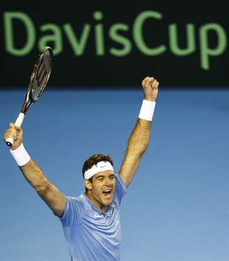 Del Potro comemora a vitória sobre Murray, pela Copa Davis
