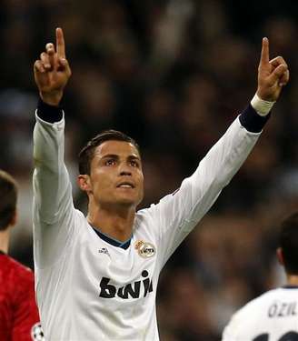 Cristiano Ronaldo comemora gol do Real Madrid contra o Manchester United em jogo pela Liga dos Campeões nesta quarta-feira.