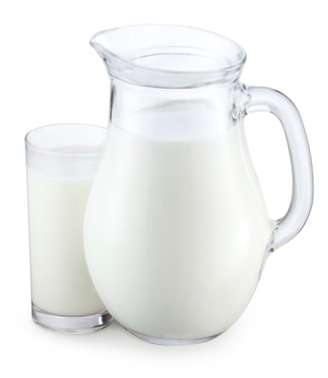 <p>Leite: alguns produtos lácteos podem contribuir para problemas de pele, como a acne. Uma pesquisa na Itália mostrou que o leite desnatado está associado ao problema, por estimular a produção de oleosidade na pele. Os lácteos também podem desencadear a condição de vermelhidão</p>