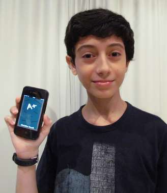 Natan Gorin, 12 anos, criou aplicativo que calcula a nota dos alunos