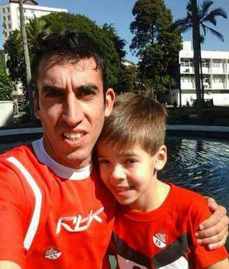 Fernando Sierra foi buscar Felipe na escola na quinta-feira; no sábado, os dois foram encontrados sem vida a 150 km de Montevidéu, capital do país