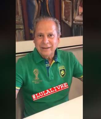 Em vídeo, Dirceu aparece comemorando a soltura de Lula no domingo (08) com a camisa da Seleção, que jogou na sexta-feira (06)