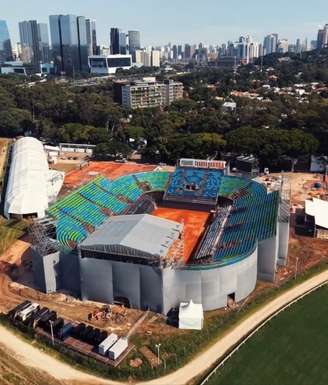 Arena de tênis montada no Jockey Club de São Paulo, para o LA Open.