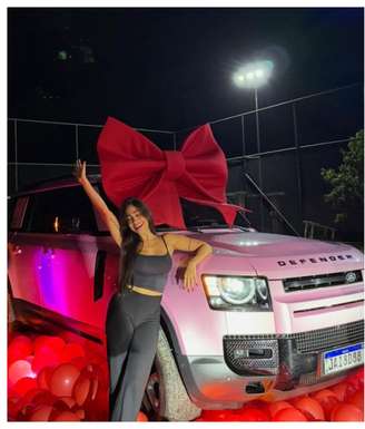 Gi Roque em dois momentos ostentação —