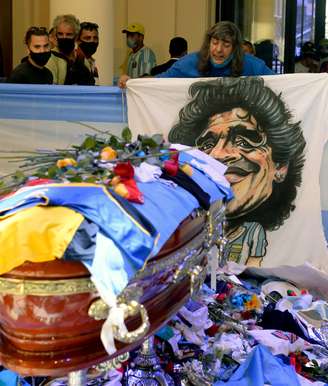 Fãs se despedem de Maradona na Casa Rosada, Buenos Aires
 26/11/2020 Presidência Argentina/via REUTERS  