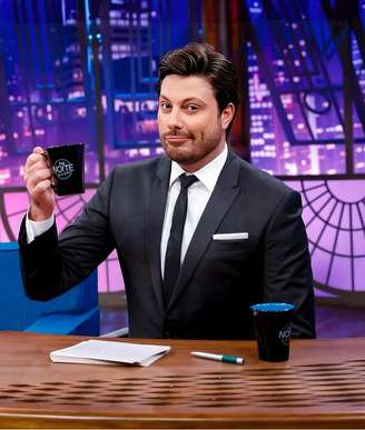 Gravações do The Noite foram suspensas pelo SBT após impasse contratual com Danilo Gentili