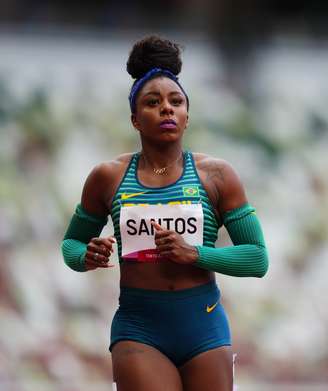 Rosângela Santos durante as eliminatórias da prova dos 100 metros rasos em Tóquio