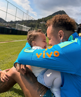 Neymar faz declaração para a filha Mel