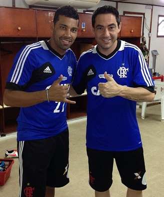 <p>André Santos e Chicão jogaram juntos no Corinthians treinados por Mano e foram campeões</p>