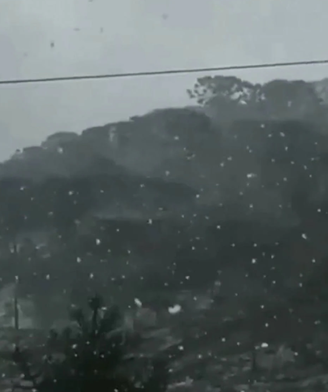 No Morro das Antenas, em Urupema (SC), nevou pela primeira vez no ano 