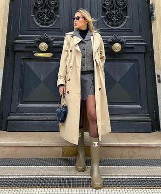 Trench coat –