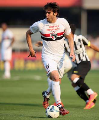 <p>Kaká jogou bem e ditou o ritmo do São Paulo no primeiro tempo</p>