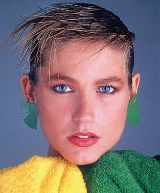 Xuxa Meneghel compartilha registros dos anos 1980 nas redes sociais