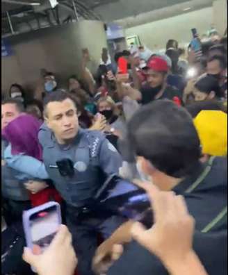 Polícia investiga denúncia de racismo no metrô de SP