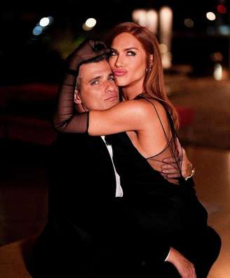 Bruno Gagliasso se declara a Giovanna Ewbank no aniversário de 40 anos da atriz