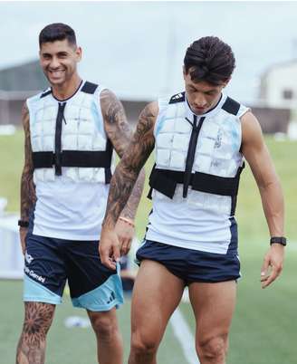 Jogadores da Argentina usam colete para resfriar 