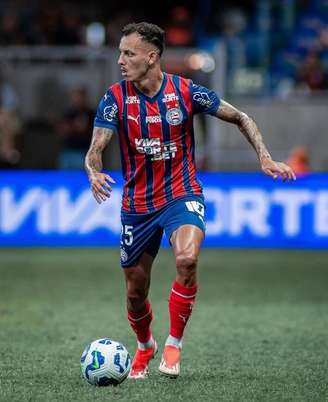 São Paulo acerta empréstimo com o lateral-esquerdo Iago.