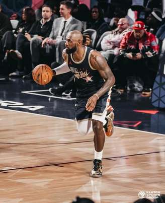 LeBron James defenderá o Philadelphia 76ers.