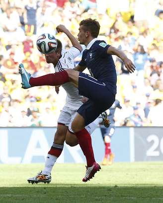<p>Griezmann disputa bola na derrota francesa por 1 a 0 para Alemanha, pelas quartas</p>