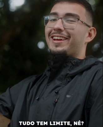 Roberto Farias Thomaz como Sir Roberto da Montanha em propaganda da série 'O Cavaleiro dos Sete Reinos', da HBO Max