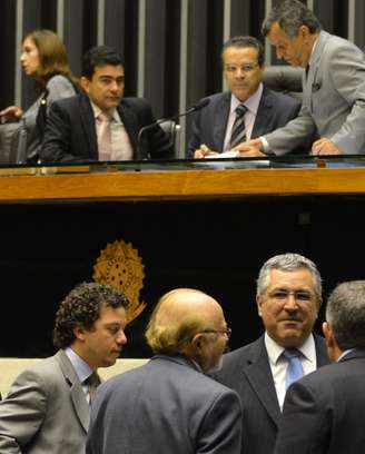 O ministro da Saúde, Alexandre Padilha, participa de comissão geral sobre o programa Mais Médicos, no Plenário da Câmara