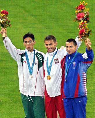 Noé Hernández (primeiro à direita) foi medalhista nos Jogos Olímpicos de 2000