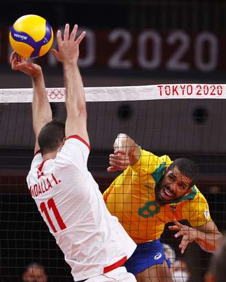 Maior pontuador do Brasil no jogo, Wallace ataca contra bloqueador tunisiano