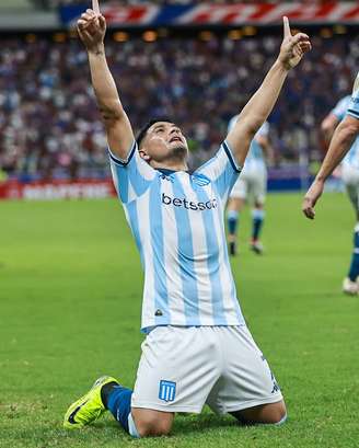 Maximiliano Salas comemora gol do Racing. 