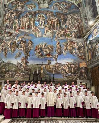 Cappella Musicale Pontificia “Sistina”, conhecida como o “Coro do Papa” é considerada a instituição coral mais antiga do mundo.