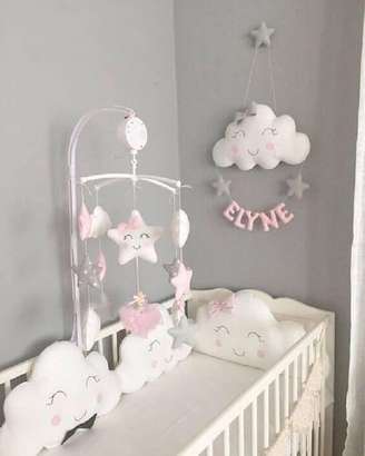 1. Nuvem de feltro no quarto de bebê temático – Via: Pinterest