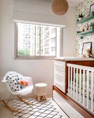 1. O berço com trocador é um excelente móvel para quarto de bebê pequeno – Foto: Morar Construtora