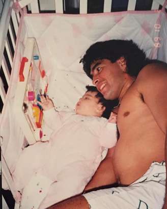 Gianinna Maradona fez homenagem no aniversário de Maradona