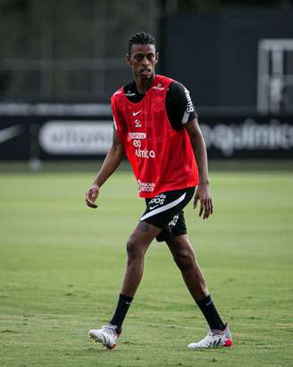 Robson Bambu, zagueiro do Corinthians, é acusado de estupro