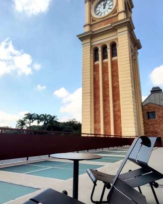 Café no terraço do Museu da Língua Portuguesa, na Estação da Luz, em São Paulo