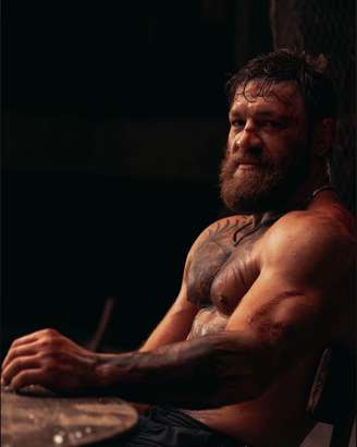 Conor McGregor tem volta indefinida no UFC 